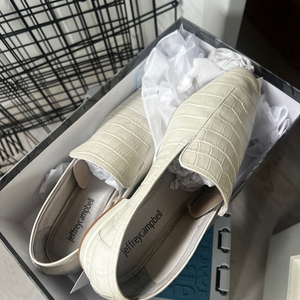 Jeffrey Campbell Cream Croc-Embossed Women's Loafers
